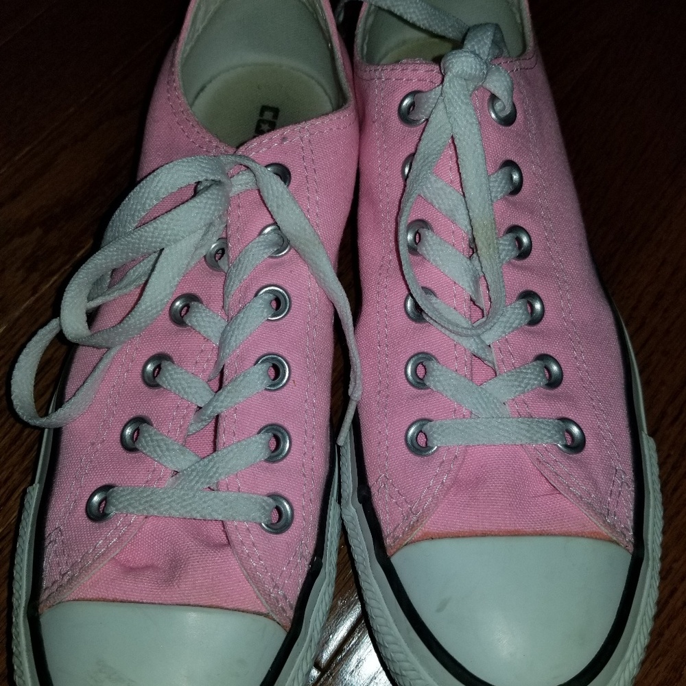 Women's Size 9 Pink Converse - Picture 4 of 4